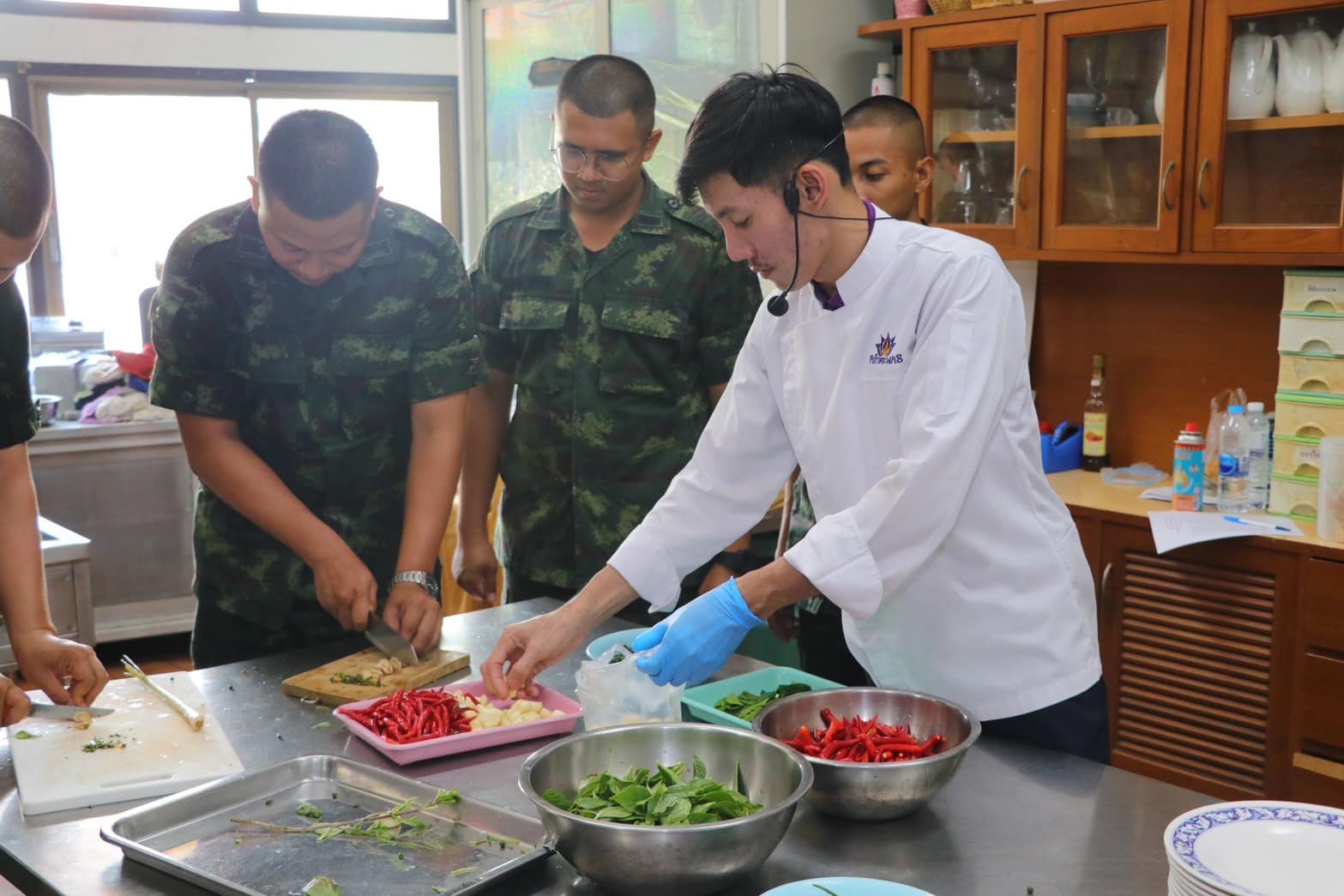 "ฝึกอบรมวิชาชีพระยะสั้น  สร้างทักษะอาชีพหลังปลด"