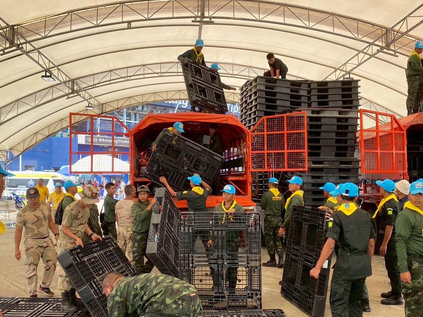 “จิตอาสา..ช่วยเหลือผู้อพยพ”