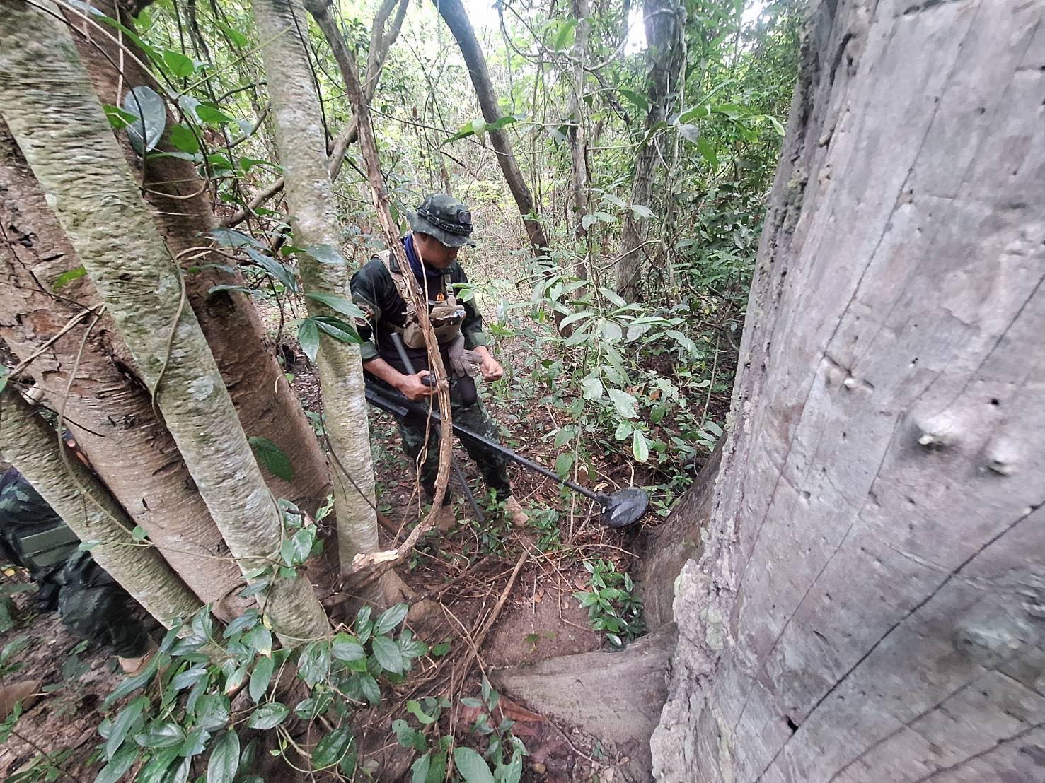พบทหารกัมพูชารุกล้ำอธิปไตย ดักซุ่มพร้อมลอบวางทุ่นระเบิด กองทัพบกชี้ชัดละเมิดข้อตกลงหยุดยิงอีกครั้ง เตรียมรายงานหลักฐานต่อคณะ IOT